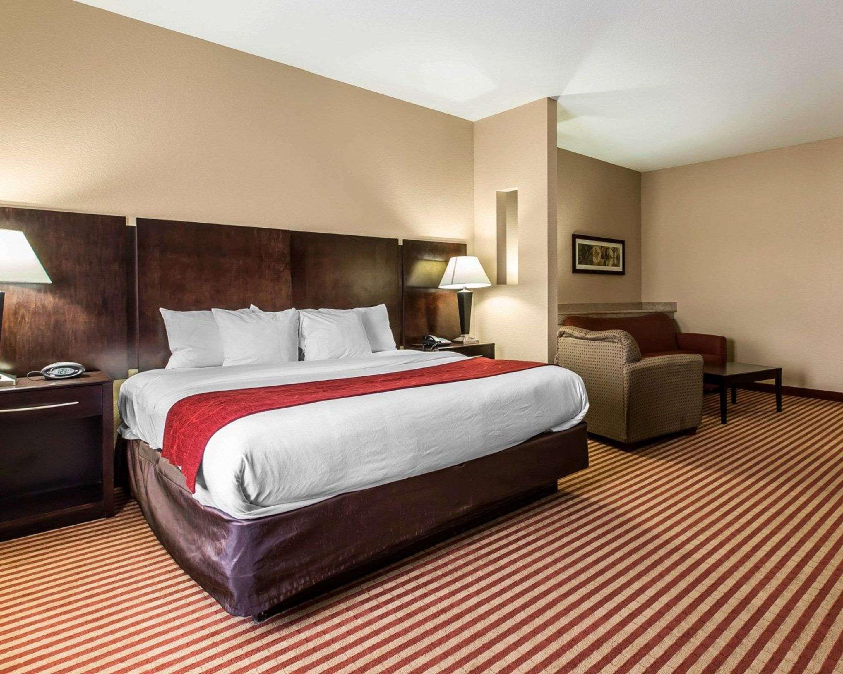 Comfort Suites Waycross Exterior photo