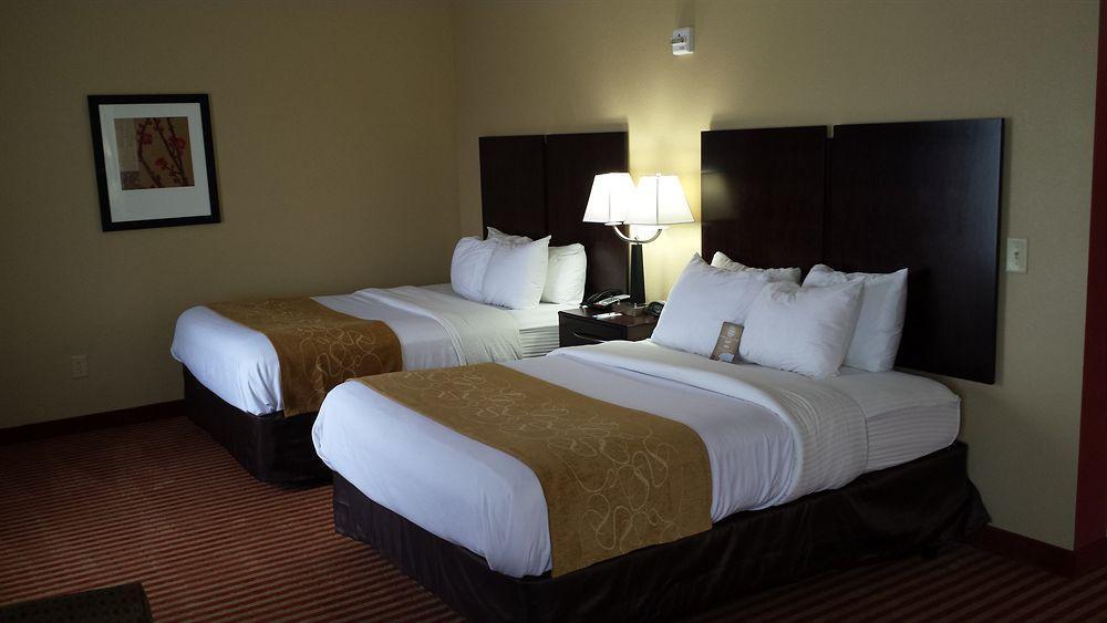 Comfort Suites Waycross Exterior photo